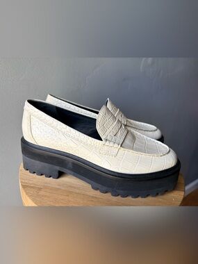 Reformation Agnes Chunky Loafer ~ Size 5